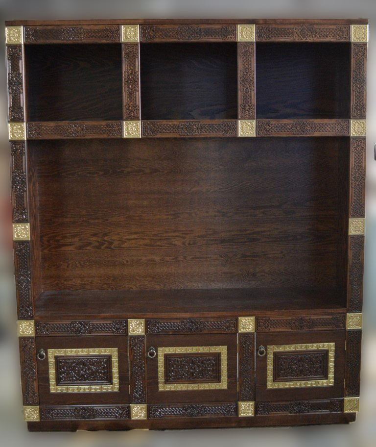 Шкаф из массива сосны Дангина с дверками